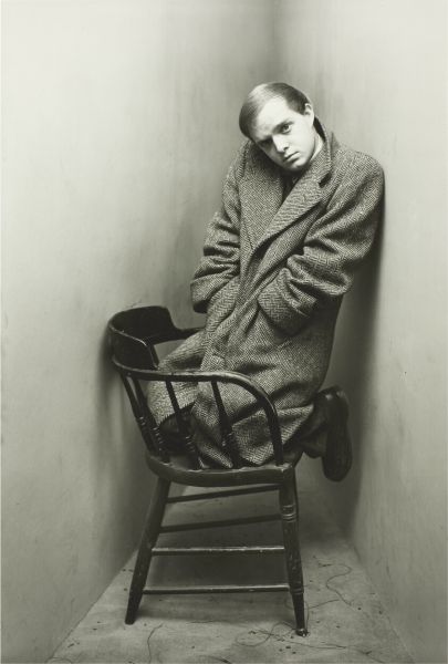 Irving Penn〈Truman Capote, New York〉（1948 年 3 月 5 日，芝加哥藝術博物館館藏）