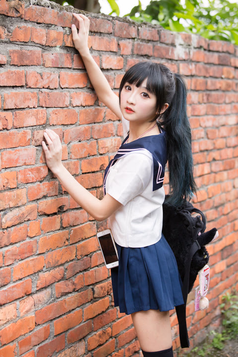 2017-05-01 點點╳史旺基「制服女孩蟾蜍山遊記」相簿封面